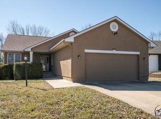 2459 SW Kingsrow Rd, Topeka, KS 66614