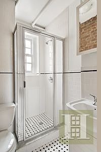 4th image of 517 E 77th St APT 5D