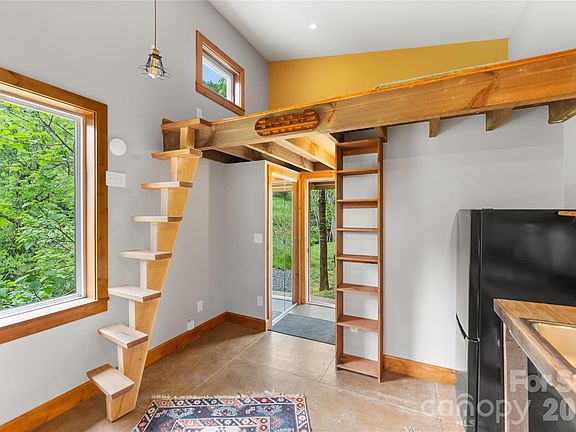 3rd image of 1146 Thomas Branch Rd