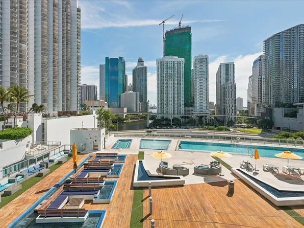 92 SW 3rd St APT 1210, Miami, FL 33130