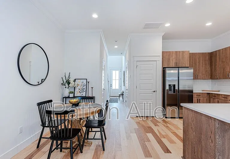 153 Collin Pl #16 — Photo 8