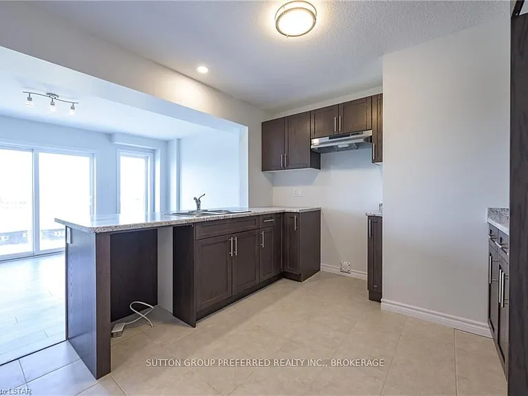 341 Kennington Way — Photo 9