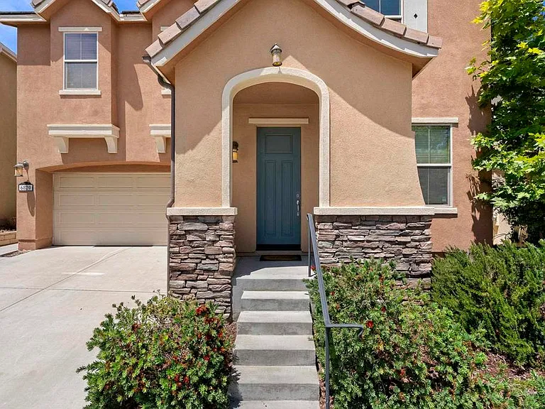 6820 Lopez Canyon Way — Photo 4