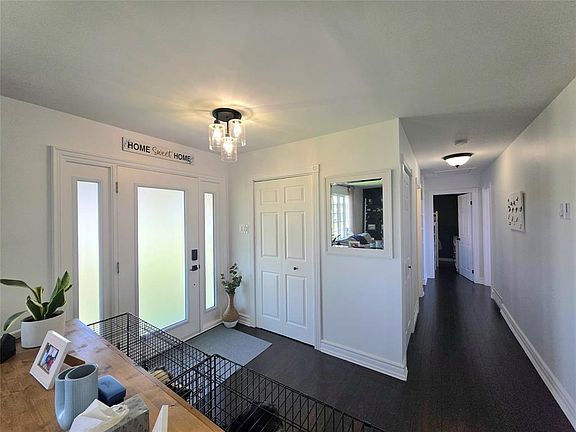 5th image of 215 Cartwright Street
