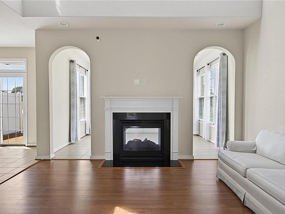 5th image of 1159 Eagle Pointe Way
