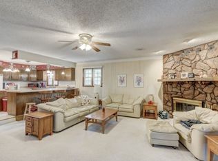 10 Hill Park Dr, Decatur, IL 62521