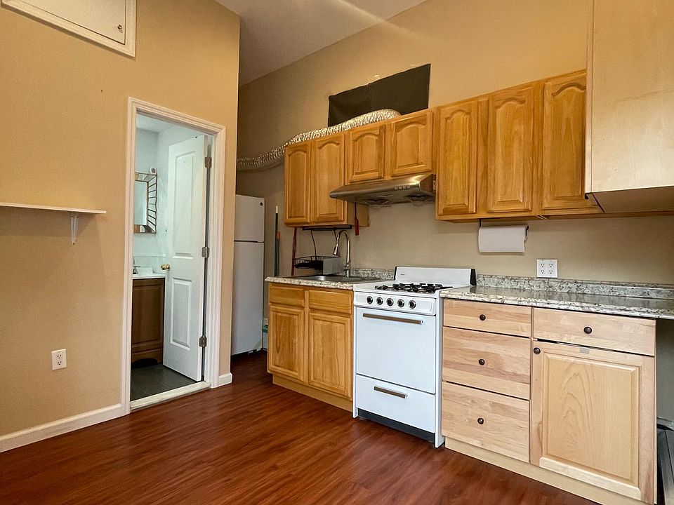 2nd image of 170-16 Pidgeon Meadow Rd Floor 1