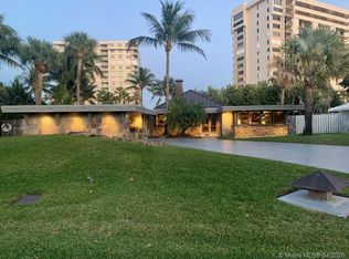 6 Winnebago Rd, Sea Ranch Lakes, FL 33308