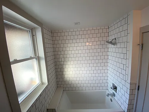 558 Main St #2A Photo 1