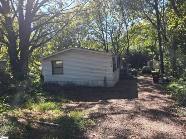 1124 Upper Valley Falls Rd, Boiling Springs, SC 29316