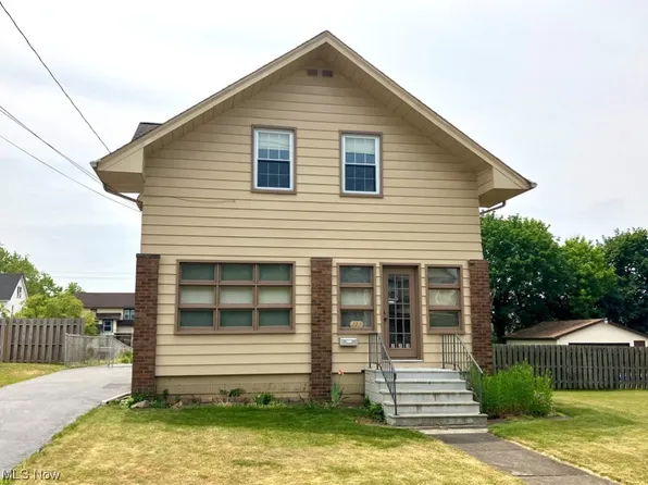 223 E Broadway Ave, Girard, OH 44420