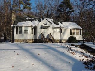 1958 Straits Tpke, Middlebury, CT 06762