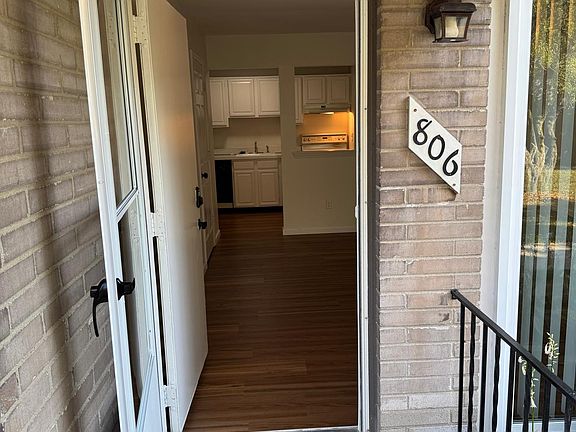 2nd image of 806 Sunset Ln