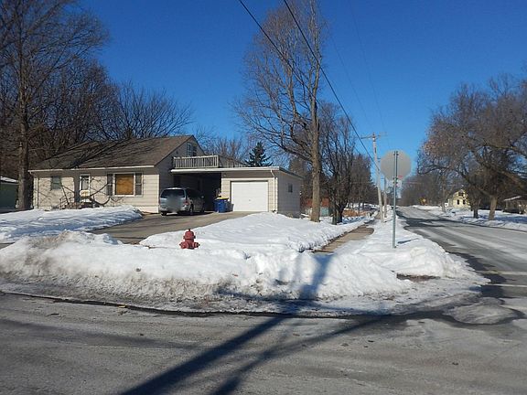 2nd image of 402 Greenvale Ave W