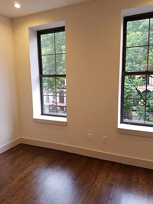 Rented by Space Link Realty | media 30