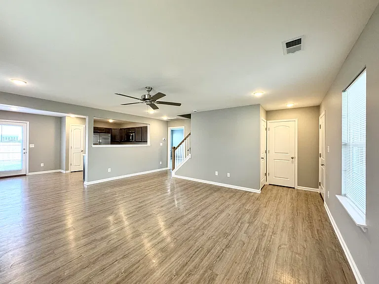 8077 Driftwood Loop — Photo 6