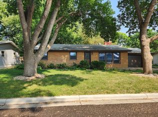 2204 E Sylvan Cir, Brandon, SD 57005
