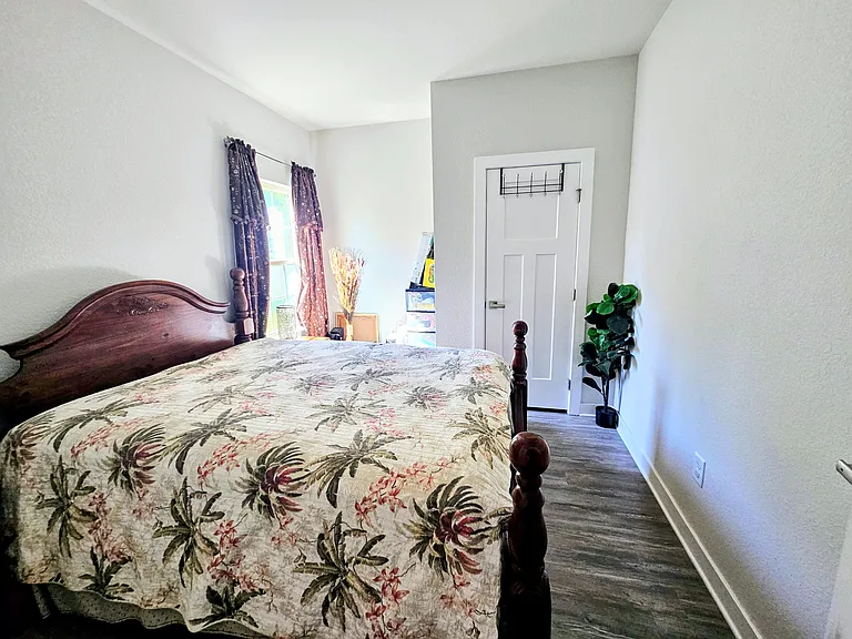 229 Republic Ln — Photo 10