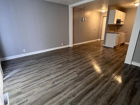 5th image of 1860 Mahoning Ave NW APT 302