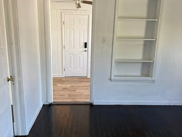 822 N Turner St — Photo 24