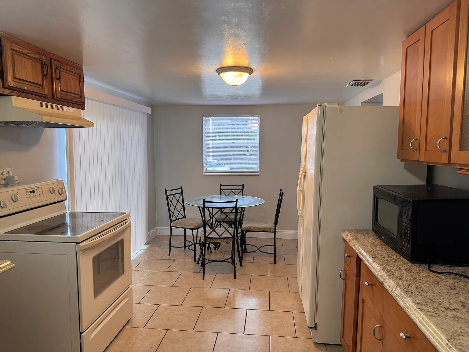 2 bed, 676 sqft, $1,675 — Photo 2