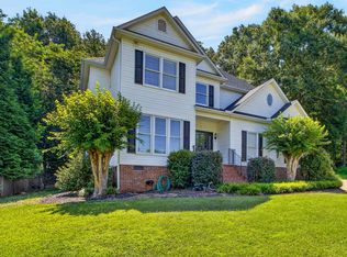 5 Huntsman Ct, Simpsonville, SC 29680