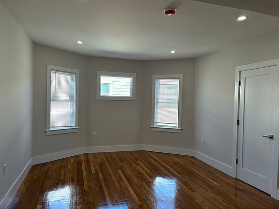 5th image of 80 Sudan St #3A