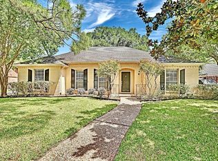 10706 Olympia Dr, Houston, TX 77042