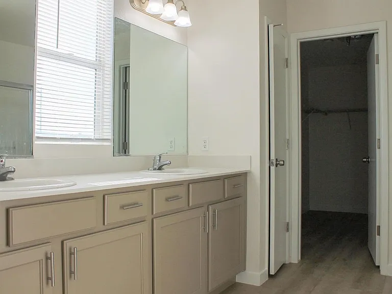 1729 Ronzard Ave — Photo 7