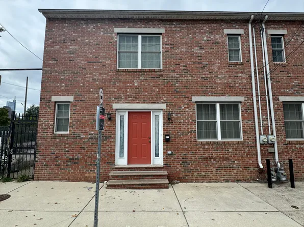 642 N 8th St, Philadelphia, PA 19123