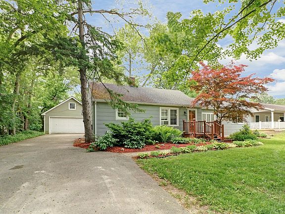 3rd image of 743 Kuehnle Ave