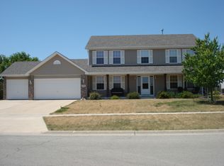 171 Red Oak St, Poplar Grove, IL 61065