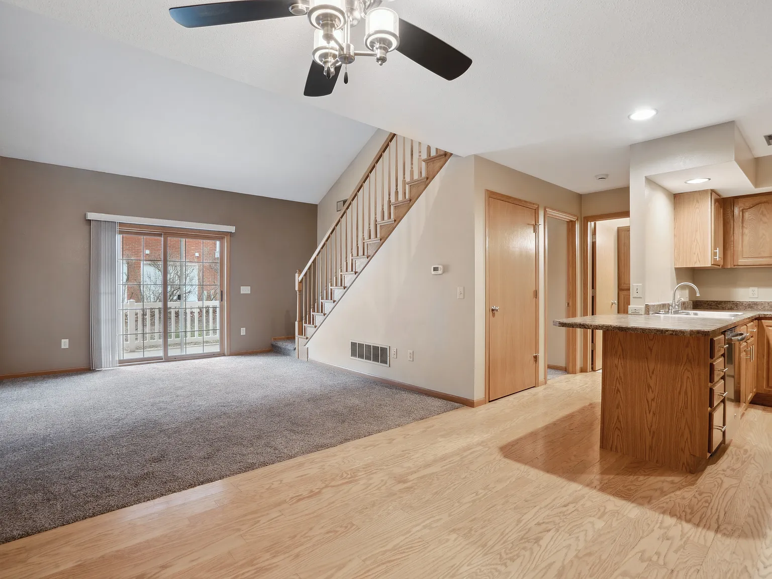 2 bed, 1200 sqft, $1,495 — Photo 2