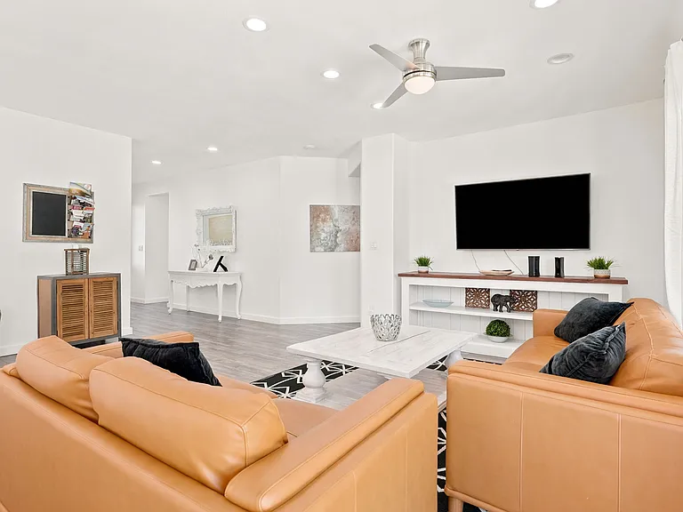 11505 Equinox Ave — Photo 10
