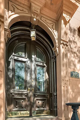 Rented by MNS | media 9