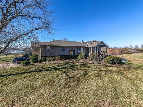 10921 City Lake Dr, Higginsville, MO 64037