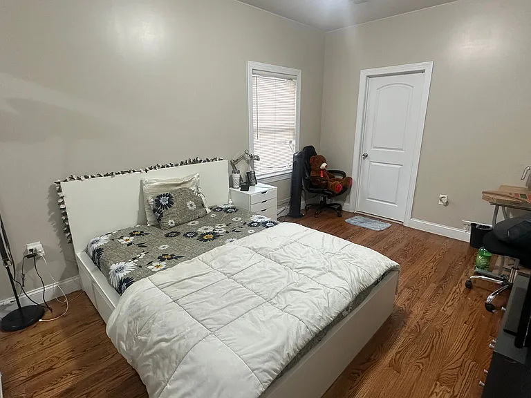 114 Beacon Ave — Photo 8