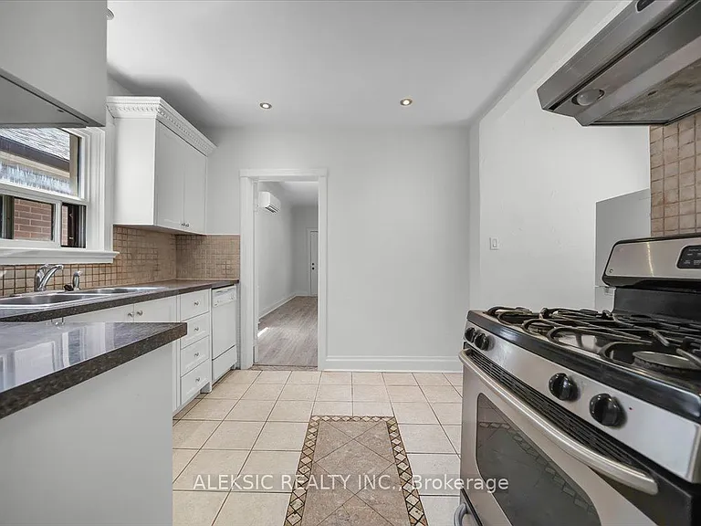 179 Thirtieth St — Photo 14