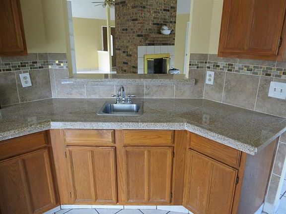 4th image of 2932 Branch Hollow Dr