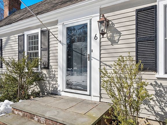 4th image of 6 Boulder Brook Rd