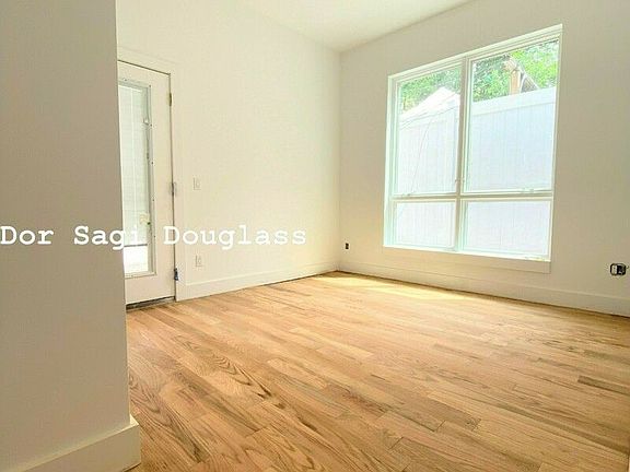 4th image of 61 Montrose Ave #105