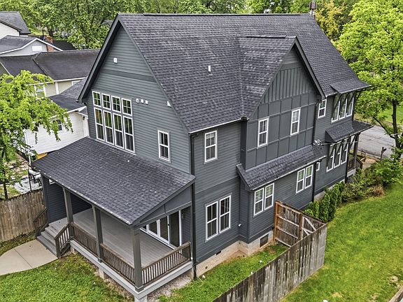 3rd image of 725 Hart Ave