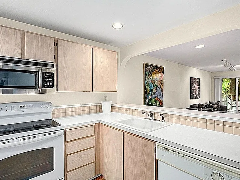 12670 NE 10th Pl #A104 — Photo 5