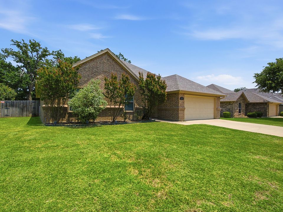 1st image of 2013 Lindentree Dr