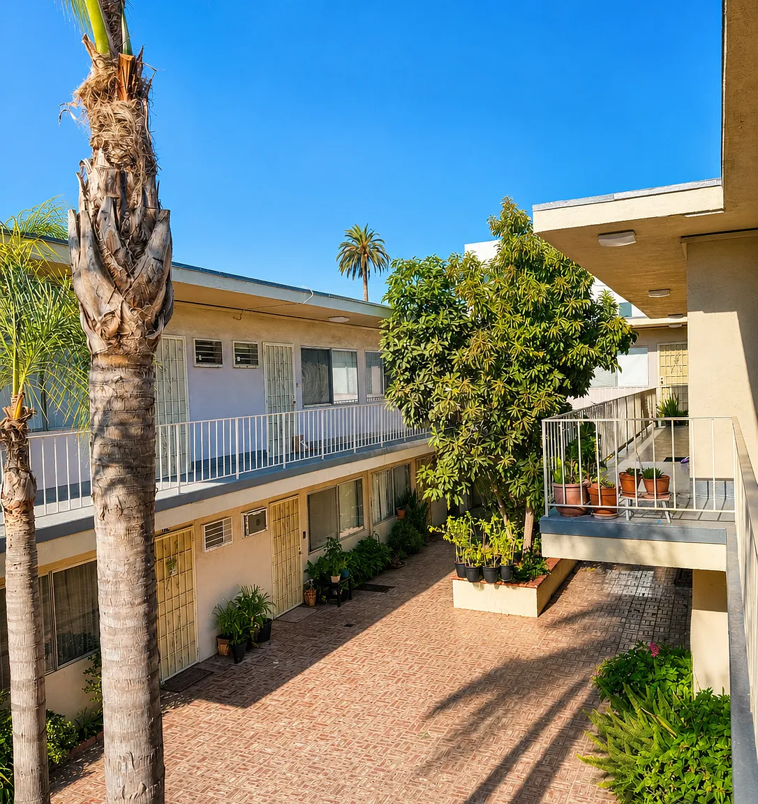 Hollyking Apartments — Photo 1