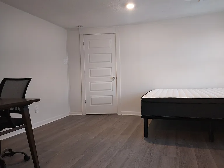 924 Merritt Dr #3 — Photo 4