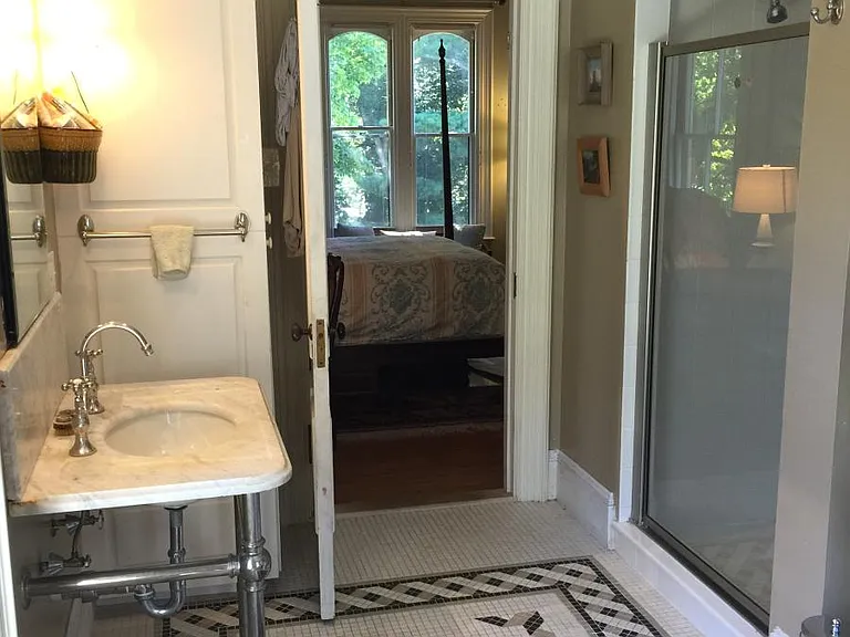 Mosaic floor. Double-headed shower