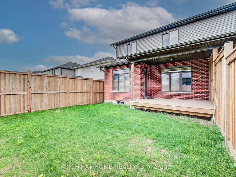 138 Woodberry Cres — Photo 48