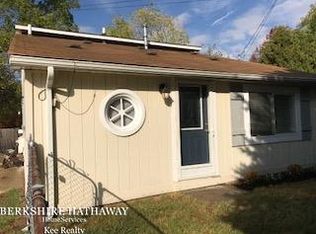 875 W Scott Lake Rd, Waterford, MI 48328