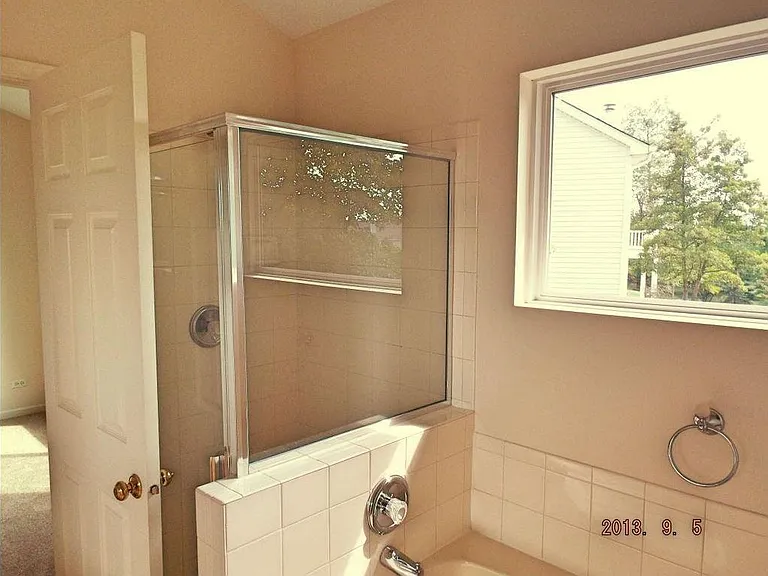 3091 Autumn Lake Dr — Photo 2
